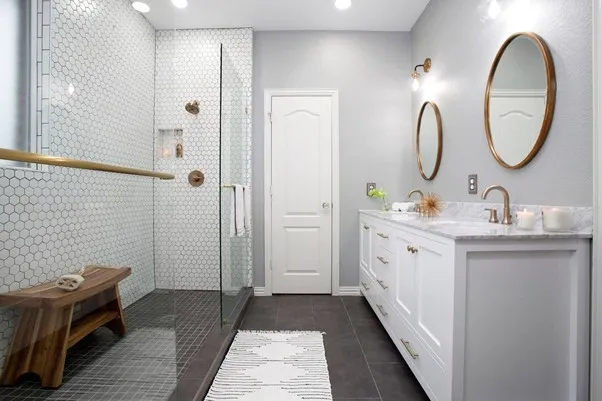 Scandinavian style shower and its main features